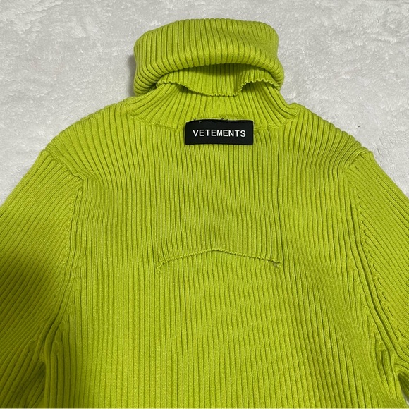 VETEMENTS Neon Green Fitted Ribbed Turtleneck Sweater - Picture 6 of 13